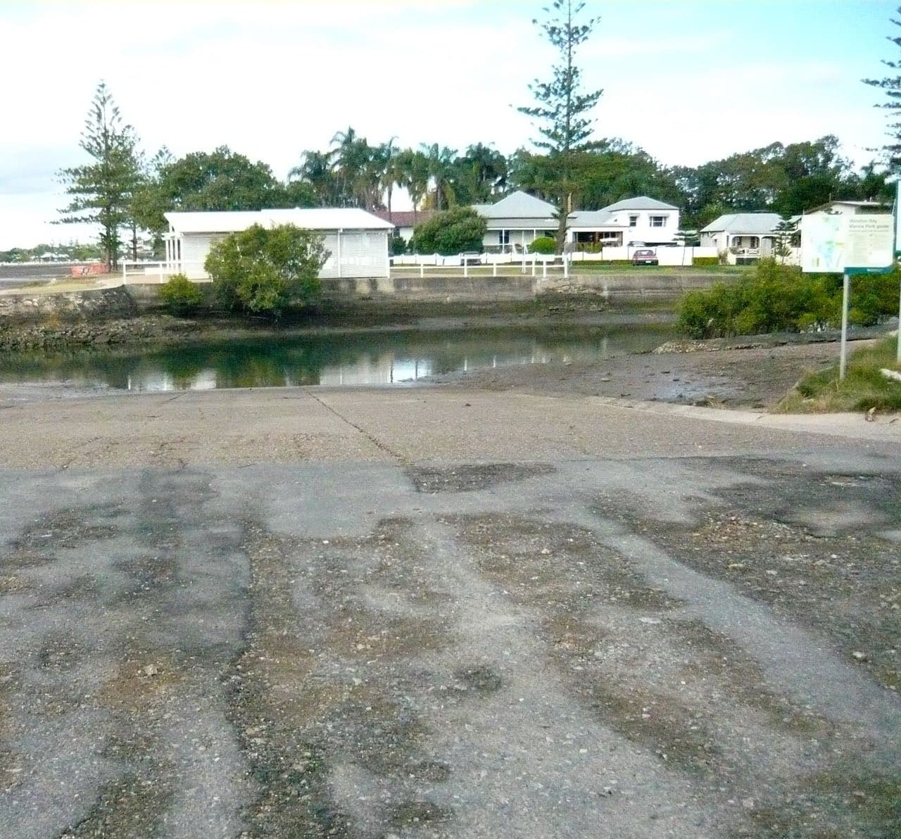 Wynnum, Glenora Street